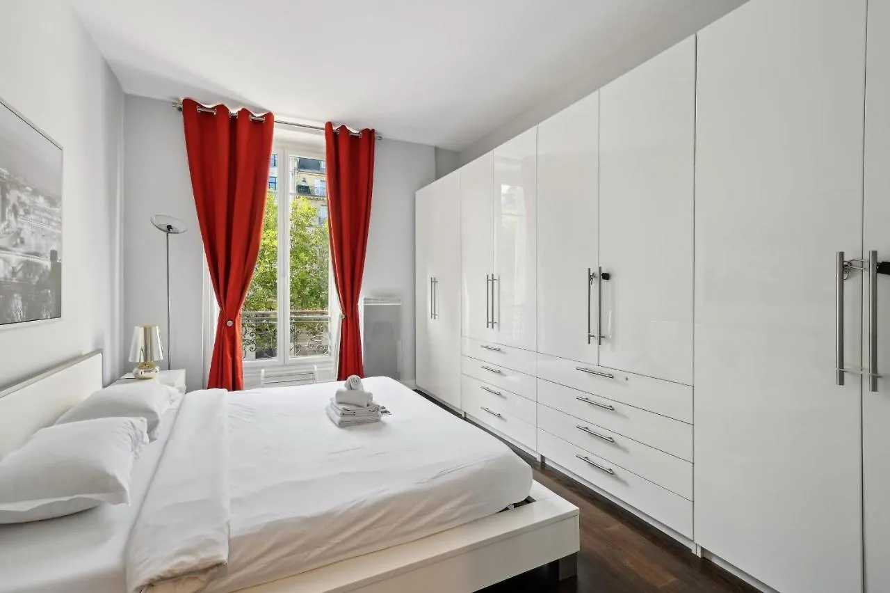 Champs-Elysees & Arc De Triomphe - City Apartment パリ