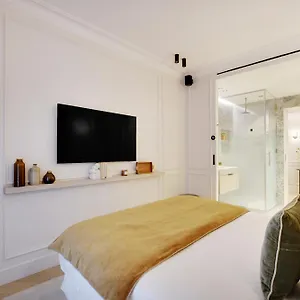 Apartment Thelander - Champs Elysees Serviced, Paris