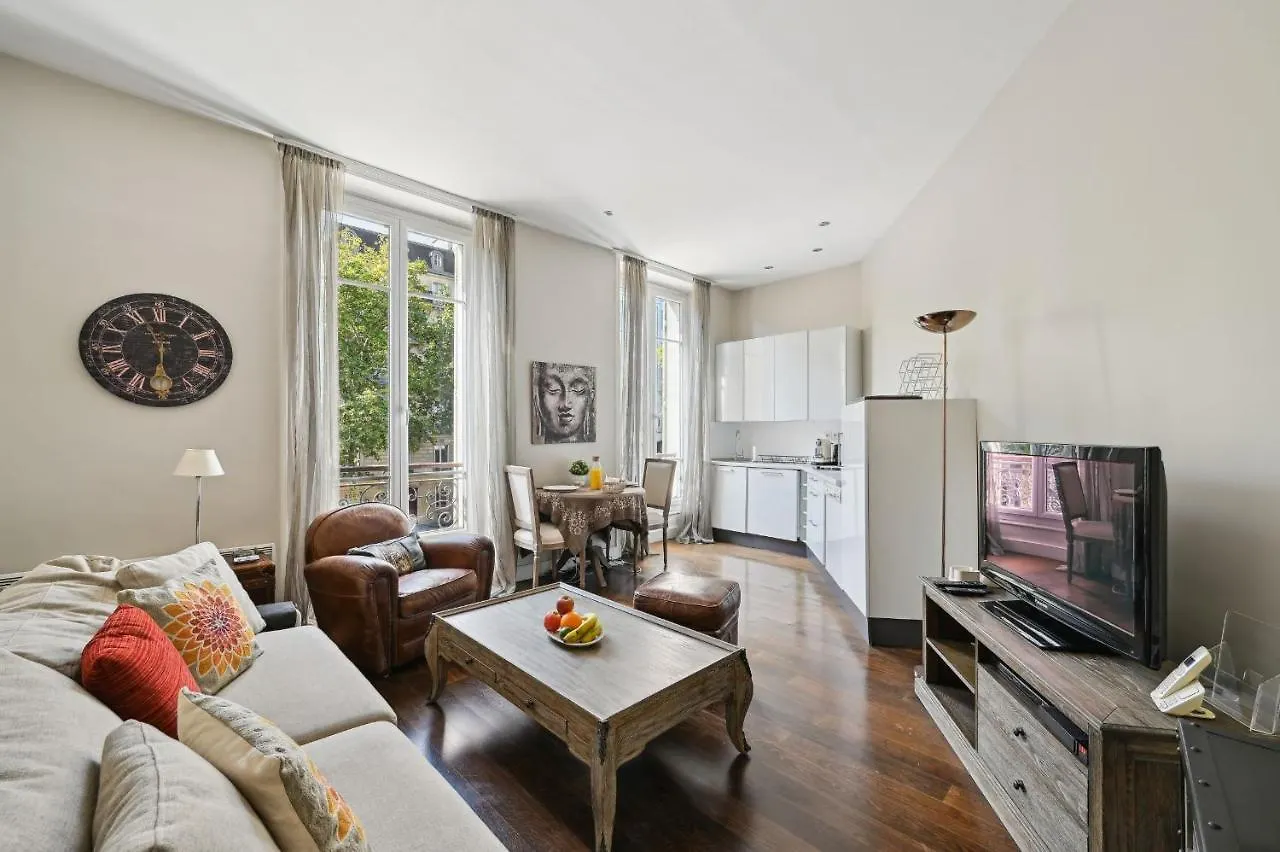 Champs-Elysees & Arc De Triomphe - City Apartment Paris
