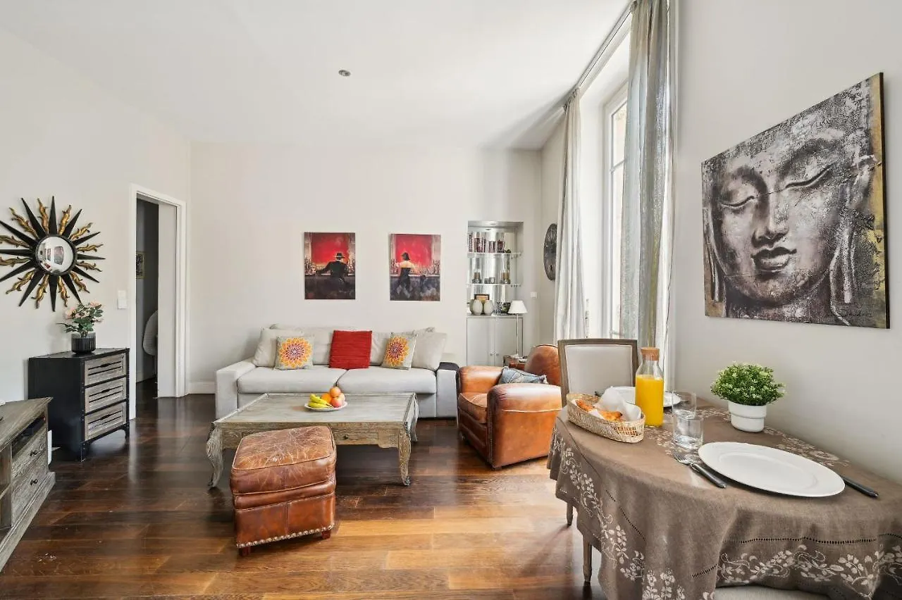 Champs-Elysees & Arc De Triomphe - City Apartment Paris 0*,  France